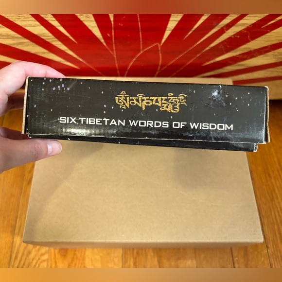 Vintage UFO Fantasy Knife with Stand - Picture 3 of 13